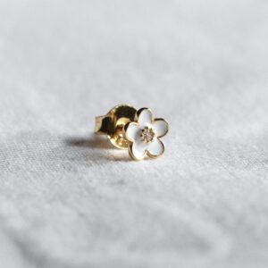 Puce fleur blanche